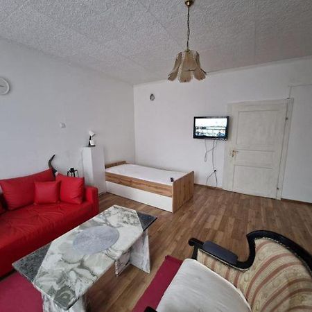 Modern Und Gemuetlich Appartement Ebenfurth Buitenkant foto