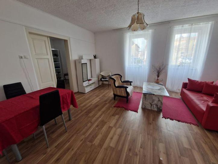 Modern Und Gemuetlich Appartement Ebenfurth Buitenkant foto